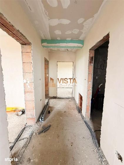 Casă cu 4 camere cu Teren 500 Mp în Stupini