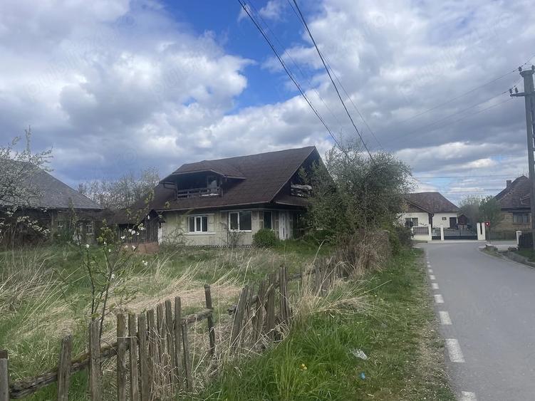 Casă cu Teren 1717 Mp în Ardusat