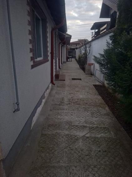 Casă individuală cu 7 camere cu Canalizare în Transilvaniei