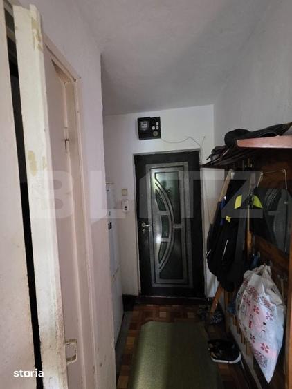 Apartament cu 3 camere semidecomandat în Micro 40