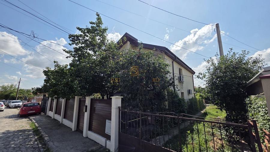 Casă individuală cu 4 camere cu Canalizare în Central