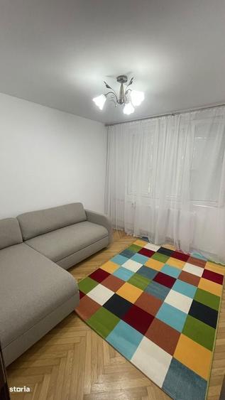 Apartament cu 3 camere decomandat în Drumul Taberei