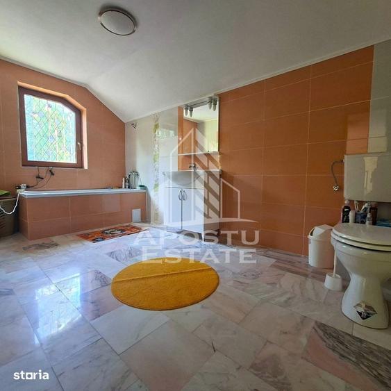 Casă cu 4 camere în Vladimirescu