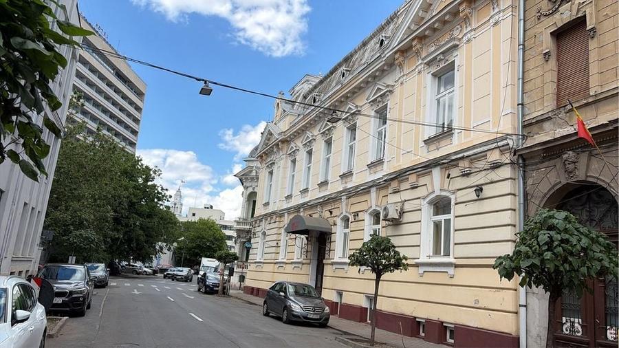 Apartament cu 2 camere semidecomandat în Ultracentral