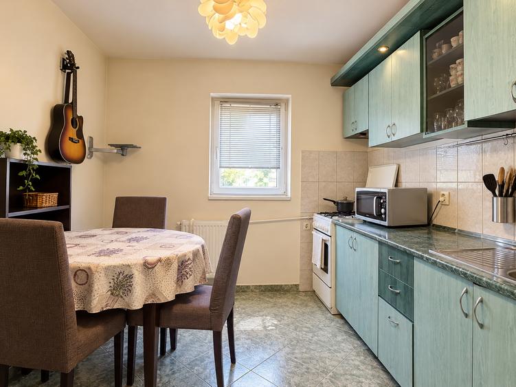 Apartament cu 3 camere decomandat în Complex Studențesc