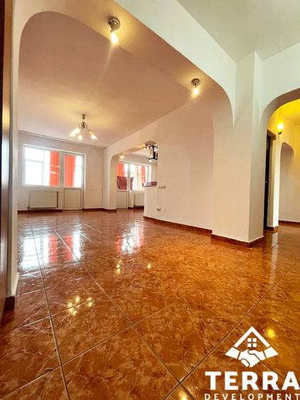 Apartament cu 4 camere, mobilat în Central