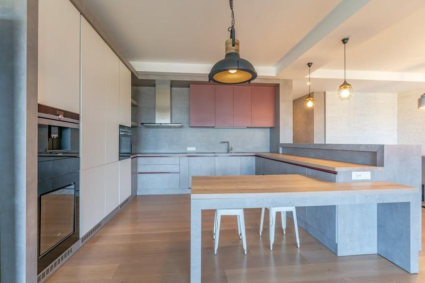 Apartament cu 3 camere decomandat, mobilat în Ultracentral