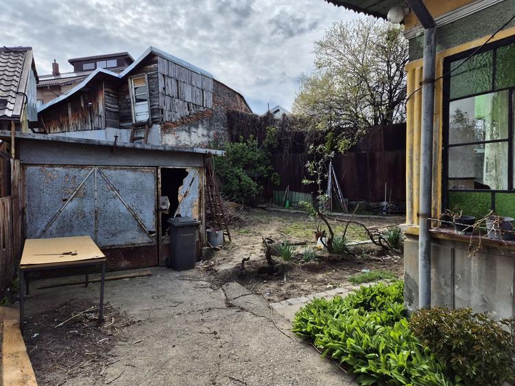Casă cu 2 camere în Central