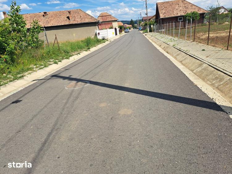 Teren de 500 mp, în Teiu