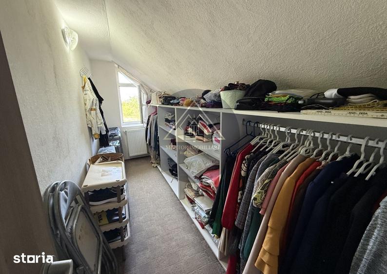 Casă cu 6 camere decomandat cu Teren 500 Mp în Central