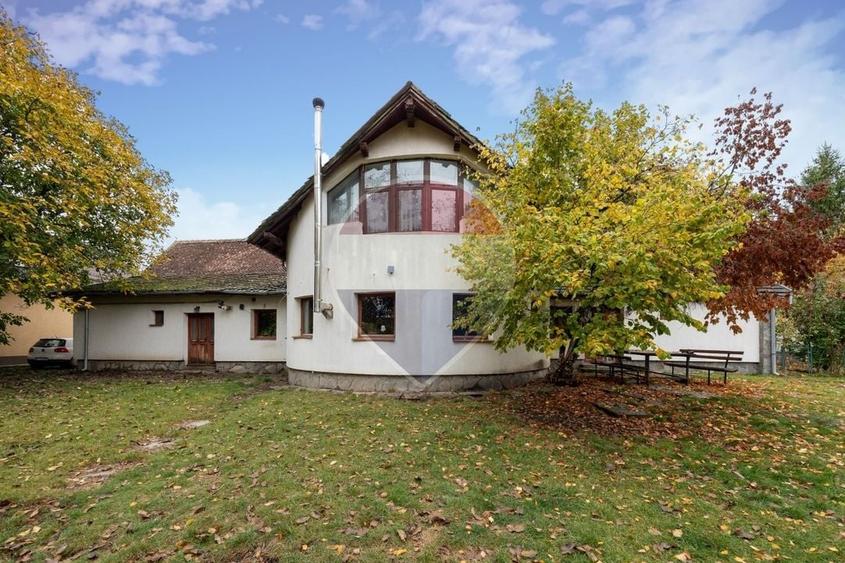Casă individuală cu 8 camere cu Teren 610 Mp în Bod
