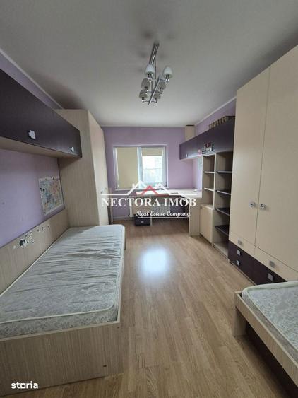 Apartament cu 3 camere decomandat în Decebal