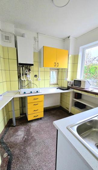 Apartament cu 5 camere decomandat în P-ța Unirii