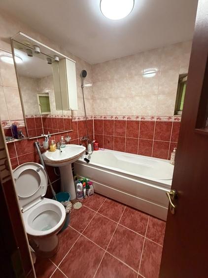 Apartament cu 3 camere decomandat în Exterior Vest