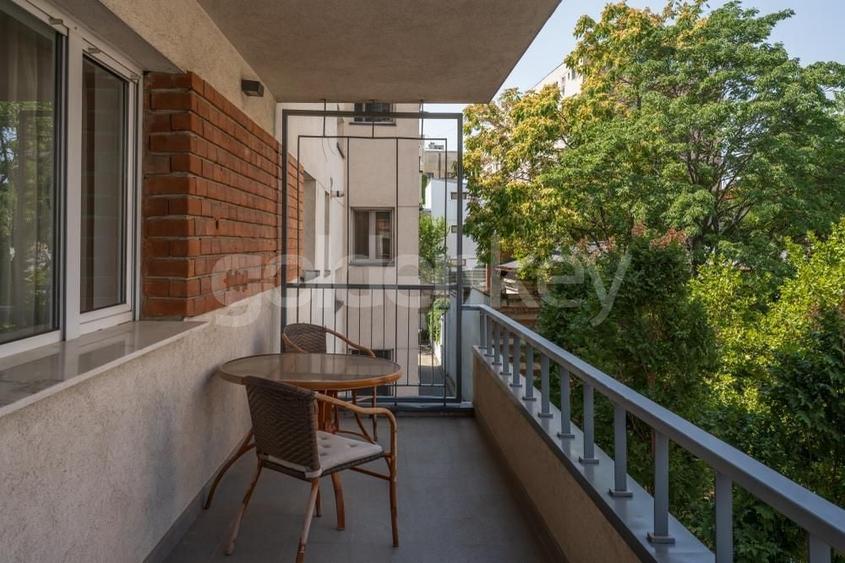 Apartament cu 4 camere decomandat în Dacia
