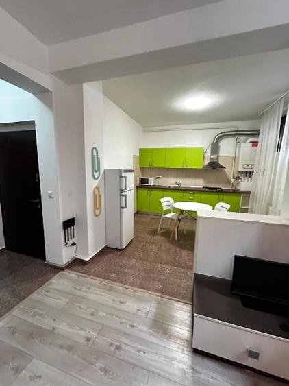 Garsonieră decomandată în Gorjului