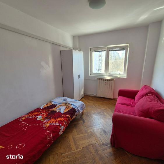Apartament cu 3 camere decomandat în Tei