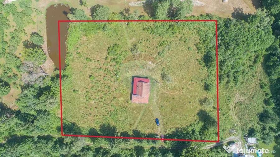 Casă cu 3 camere cu Teren 8100 Mp în Ucea