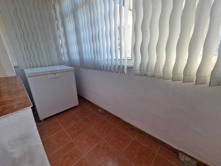Apartament cu 4 camere decomandat în Nicolina