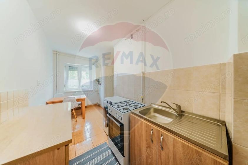Apartament cu 2 camere semidecomandat în Aurel Vlaicu