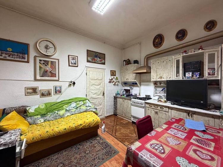 Casă individuală cu 2 camere cu Canalizare în Central