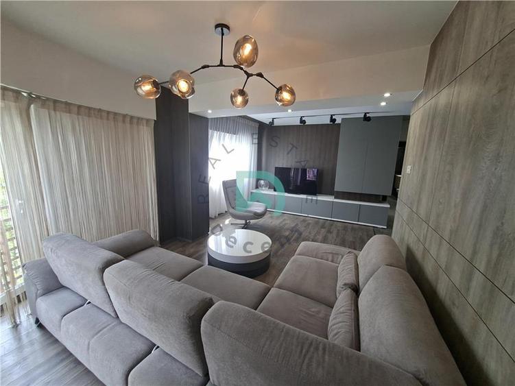 Apartament cu 3 camere decomandat în Răcădău