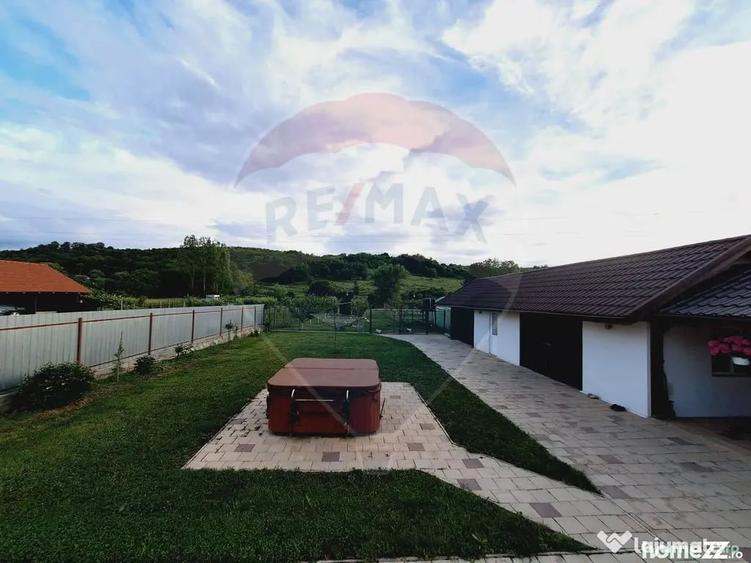 Casă cu 5 camere cu Teren 2100 Mp în Hidiș