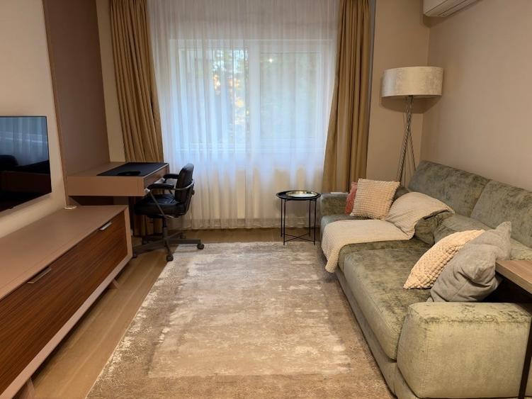 Apartament cu 2 camere semidecomandat, mobilat în Barbu Văcărescu