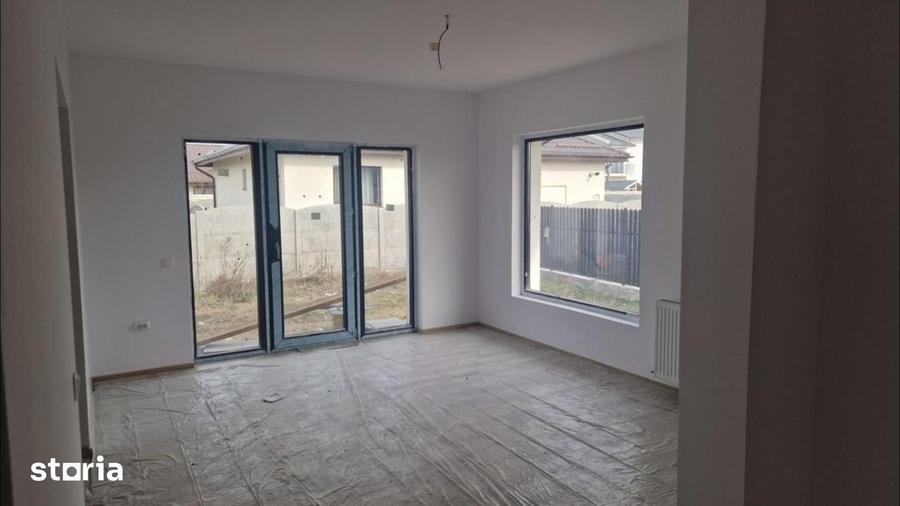 Casă cu 3 camere cu Teren 260 Mp în Clinceni