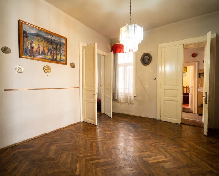 Apartament cu 2 camere semidecomandat în Horea