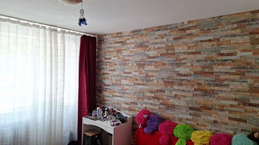 Apartament cu 3 camere semidecomandat în Crângași