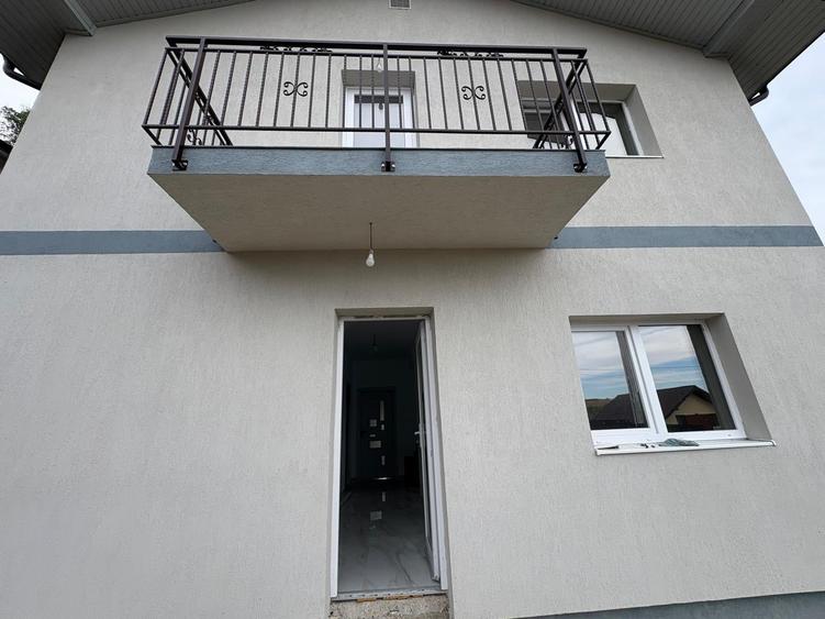 Casă individuală cu 4 camere cu Canalizare în Valea Lupului