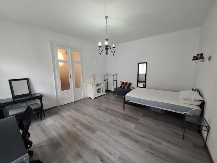 Apartament cu 2 camere semidecomandat, mobilat în Ultracentral
