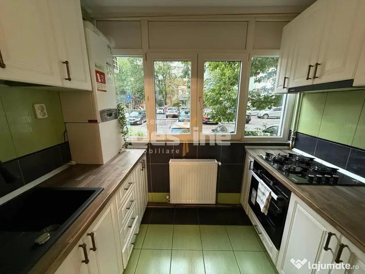 Apartament cu 4 camere decomandat în Central