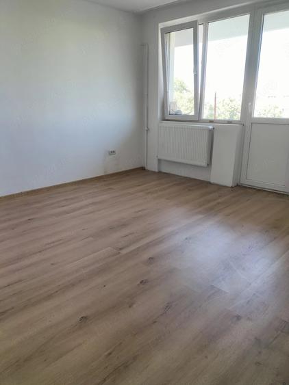 Garsonieră decomandată în Podgoria