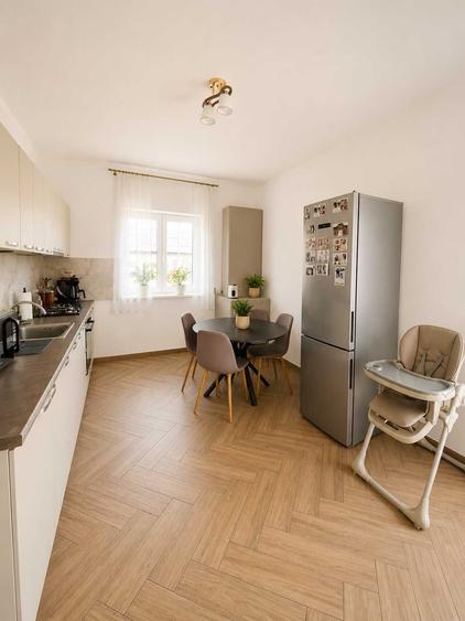 Casă cu 4 camere cu Teren 330 Mp în Dârvari