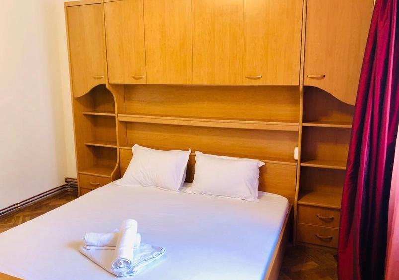 Apartament cu 4 camere decomandat în Punctele Cardinale