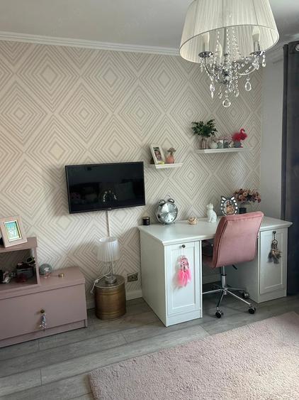 Apartament cu 4 camere decomandat în Ștefan cel Mare