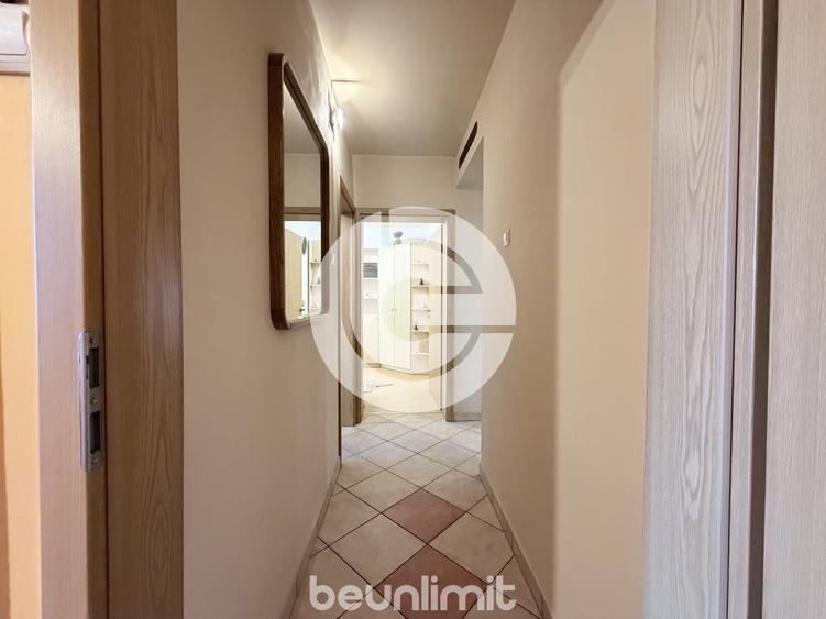 Apartament cu 3 camere decomandat, mobilat în Central