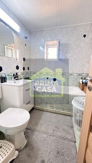 Apartament cu 3 camere decomandat în Hotvon
