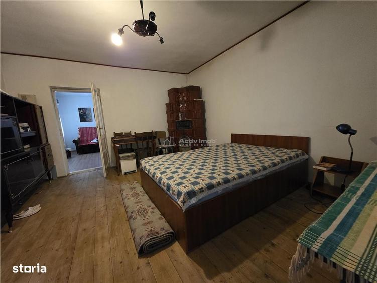 Casă cu 4 camere în Central