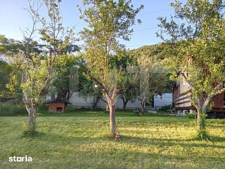 Teren + cabana pe piloi, 661 mp, zona Almasu Sec - 3