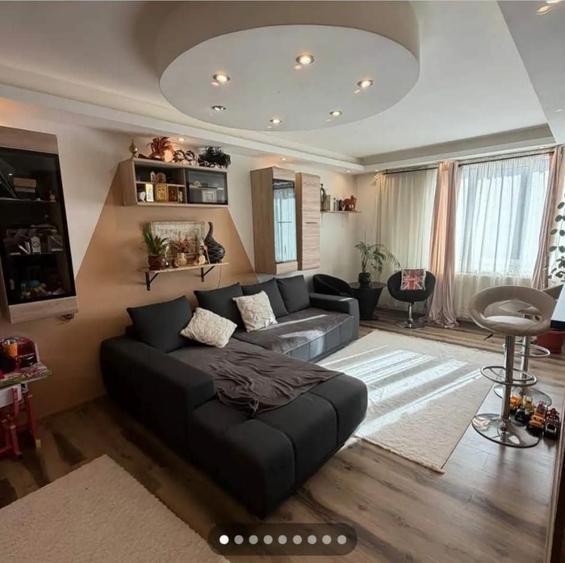 Apartament cu 3 camere decomandat în Exterior Vest