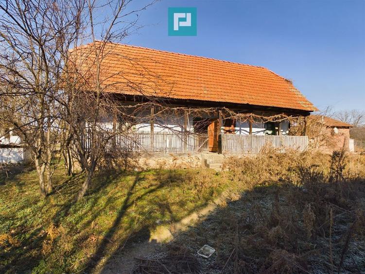 Casa rustica de vanzare in Tau? - 2