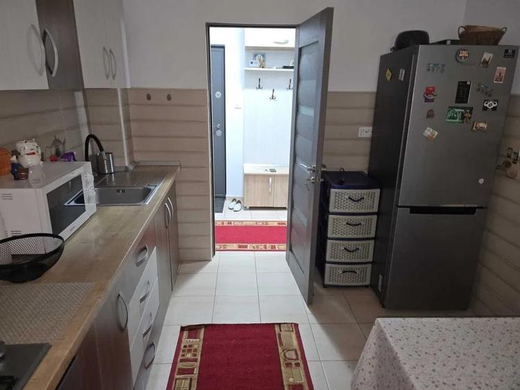 Apartament cu 2 camere decomandat, mobilat în Canta