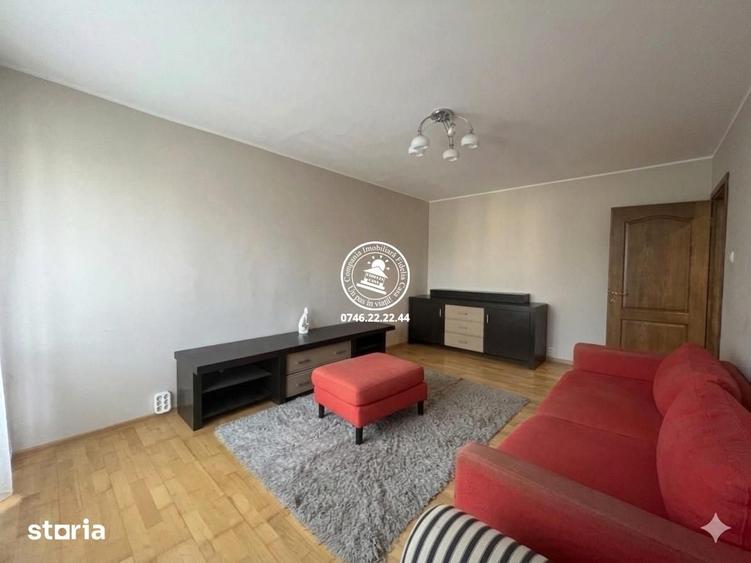 Apartament cu 3 camere decomandat în Nicolina