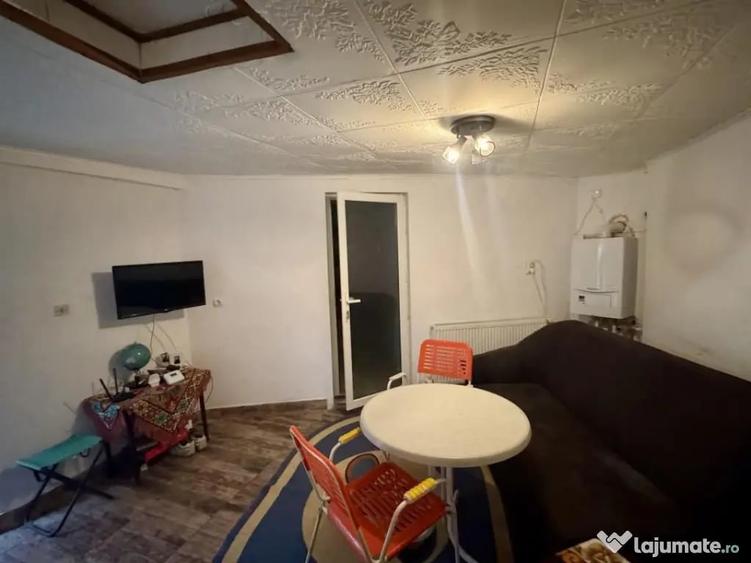 Casă cu 2 camere cu Teren 850 Mp în Uroi