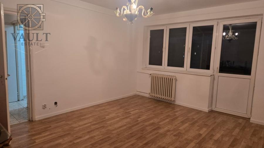 Apartament cu 3 camere semidecomandat în Drumul Taberei