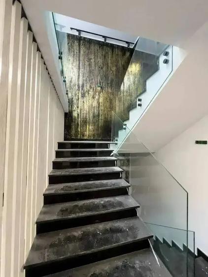 Apartament cu 3 camere decomandat în P-ța Unirii