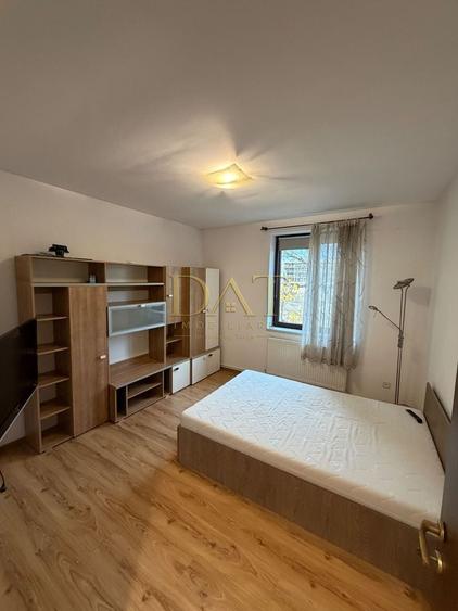 Apartament cu 2 camere decomandat în Dâmbul Rotund